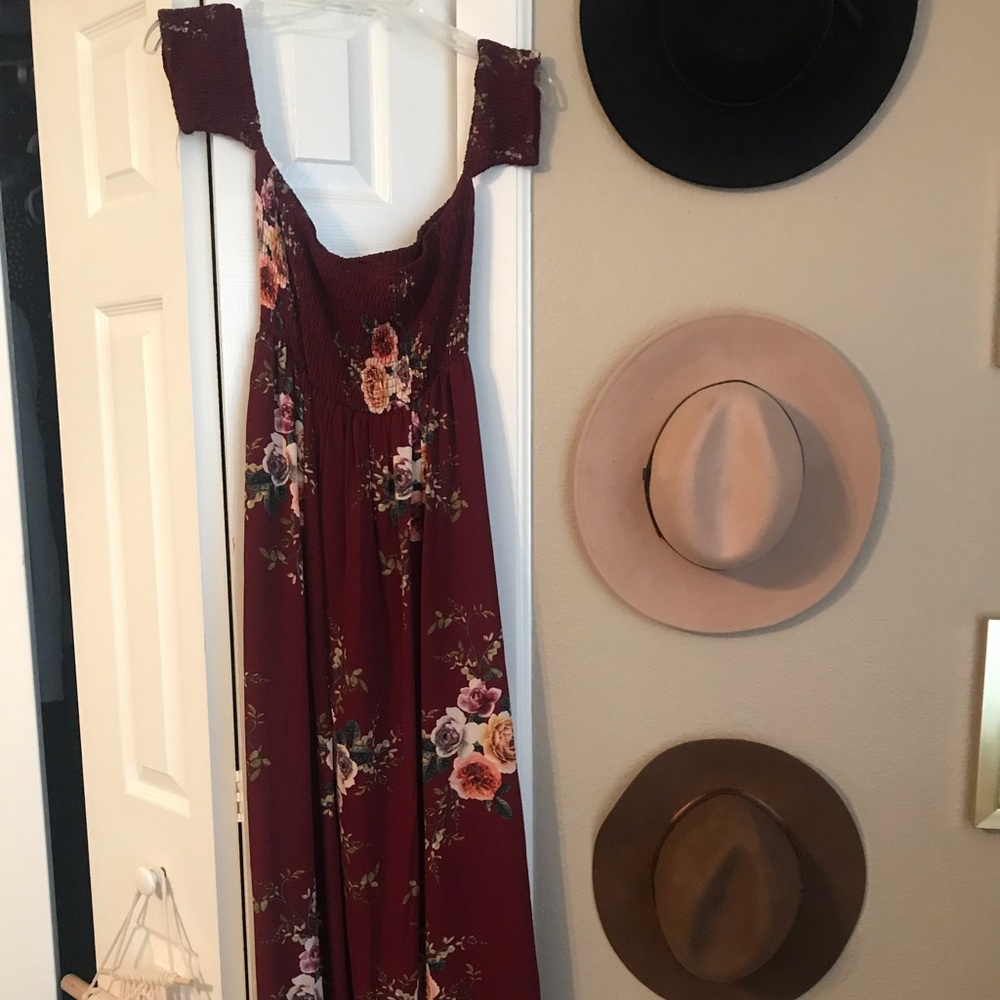 Showpo off the shoulder maxi 🤩